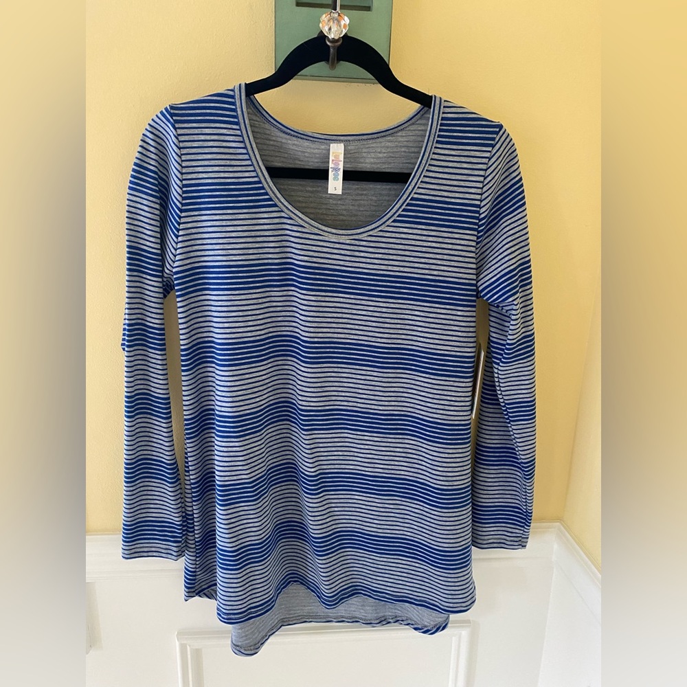 LuLaRoe Lynnae L/S Tee
